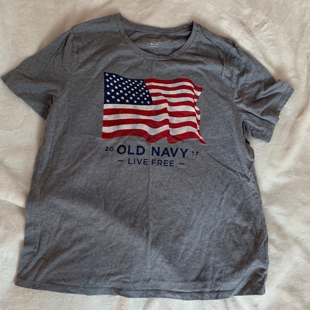 Bundle of comfy tees!